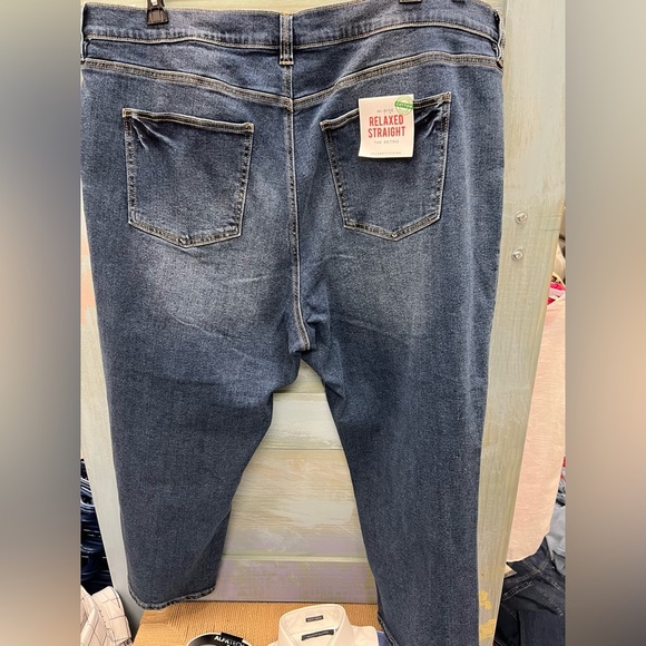 Celebrity Pink Hi-Rise Relaxed Straight Jeans - Picture 2 of 3